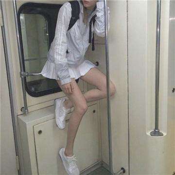 深圳部分地区“扫楼”排查感染者 居民称柜子床底都要看